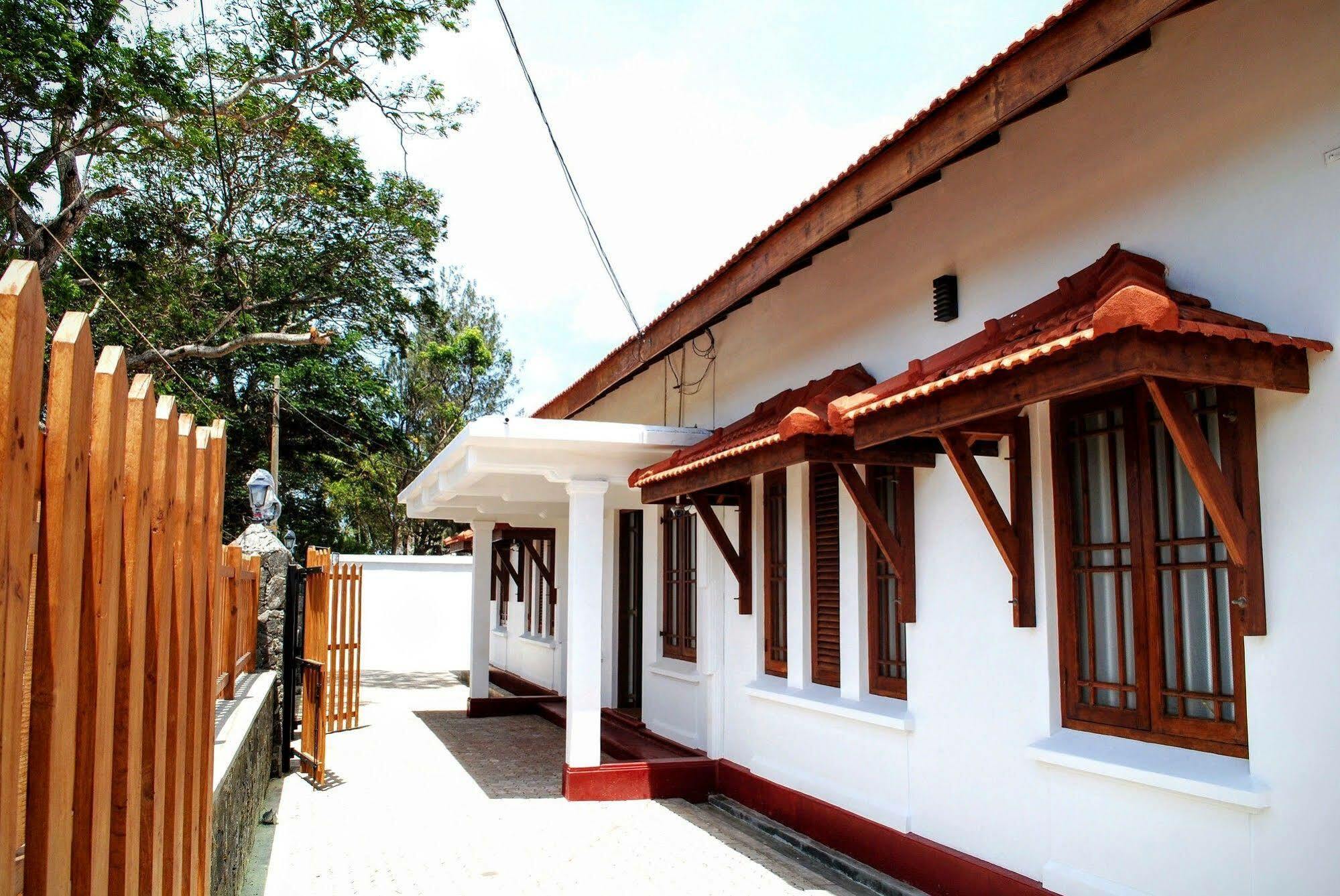Miura Dutch Edge Negombo
