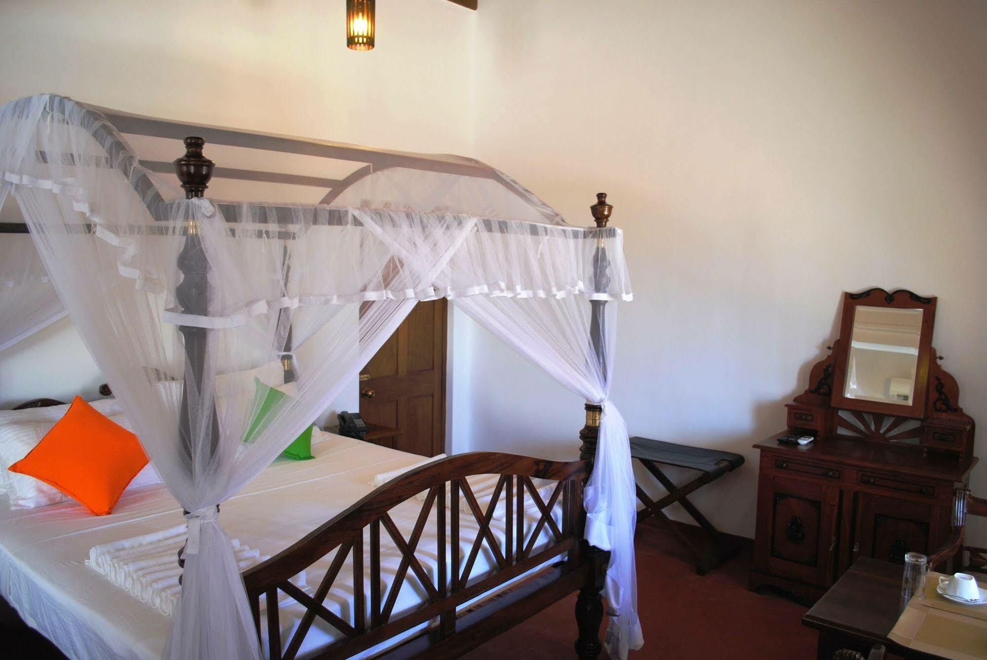 Miura Dutch Edge Bed & Breakfast